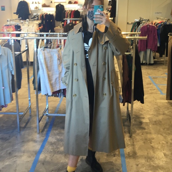 Vintage Burberry Trench Coat - Picture 5 of 6